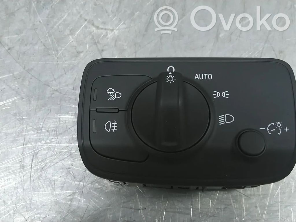 Altra parte interiore   8V0941531AQ