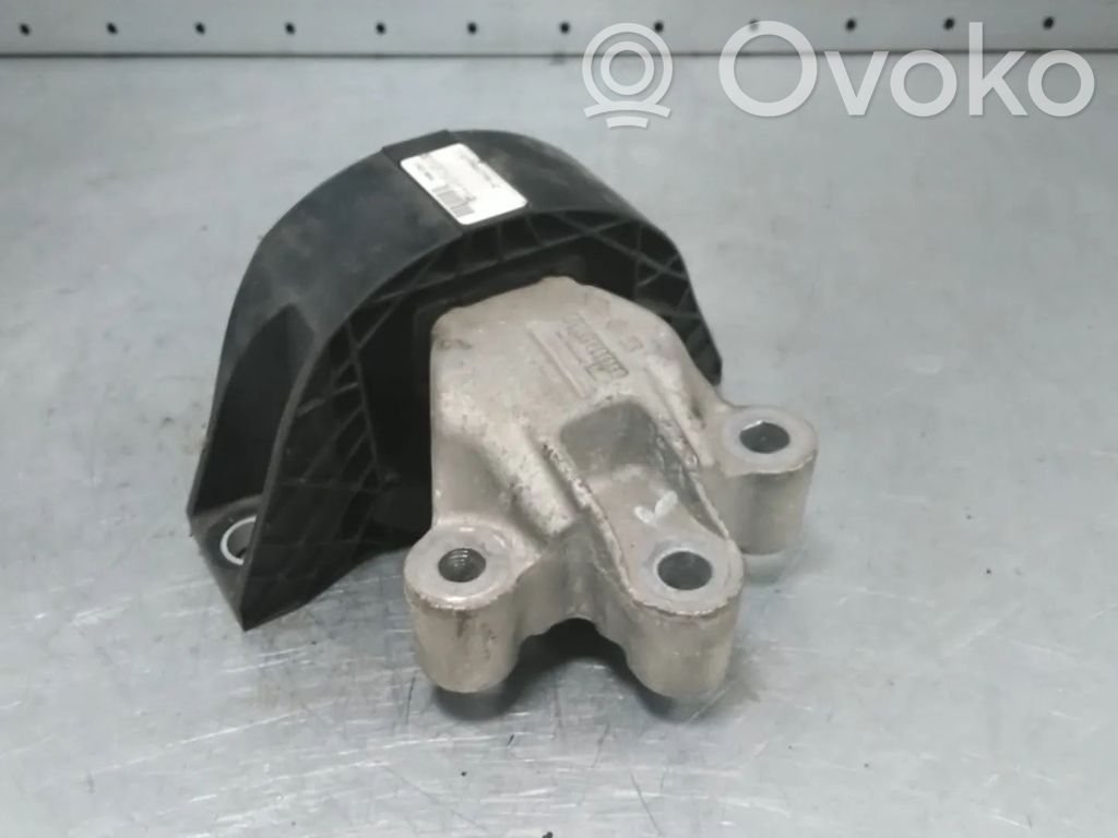 Renault Zoe Engine mount bracket 