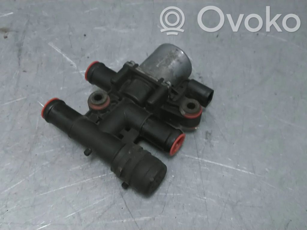Audi Q7 4M Valvola di regolazione del liquido di raffreddamento e del riscaldatore