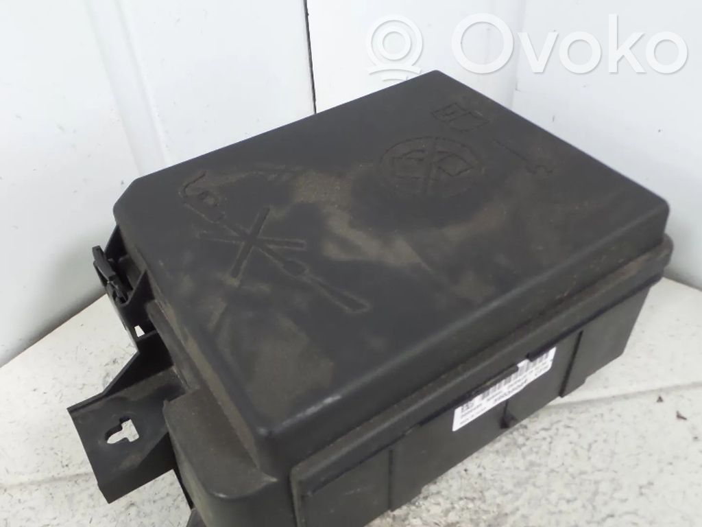 Opel Corsa E Saugiklių blokas 