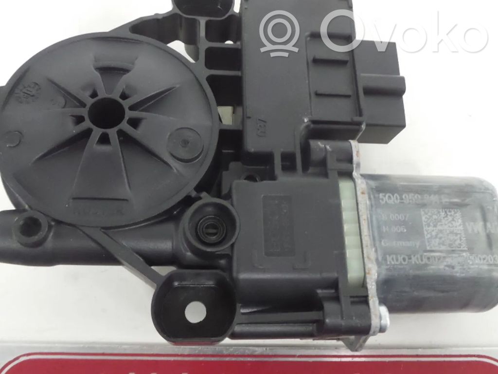 Skoda Karoq Silnik regulatora szyby drzwi przednich 
