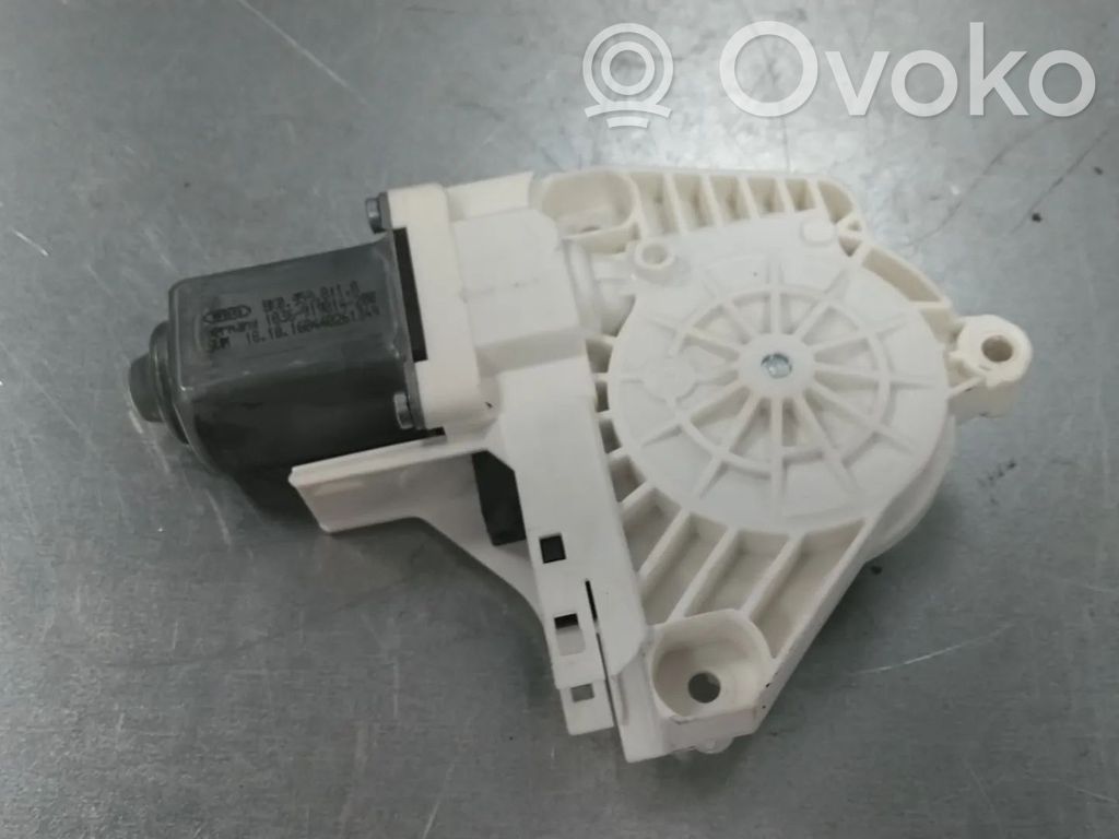 Motor del regulador de la ventanilla de la puerta delantera   8K0959811A