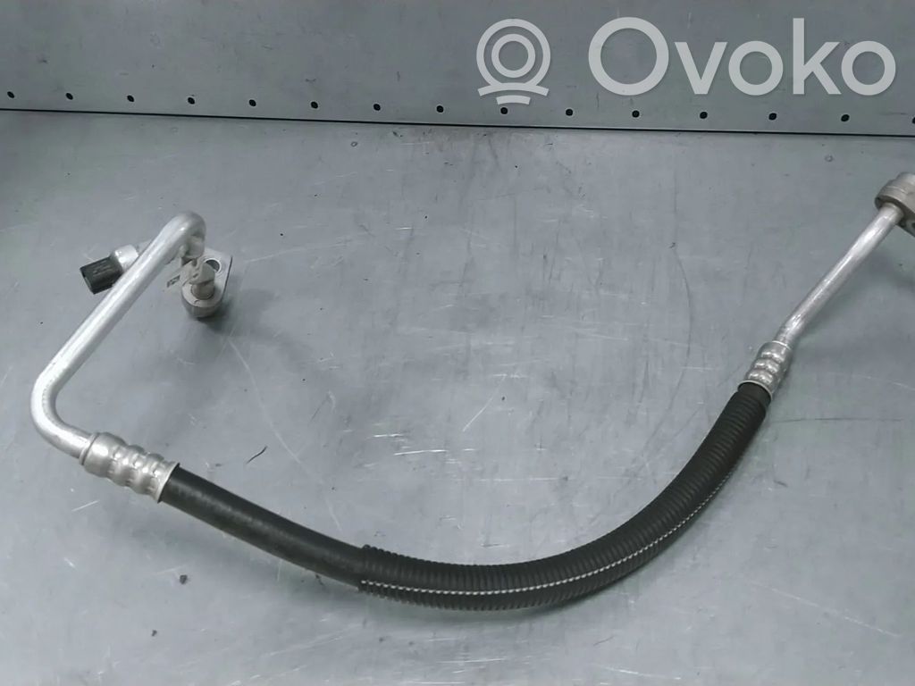 Ford Focus Ilmastointilaitteen putki (A/C) 