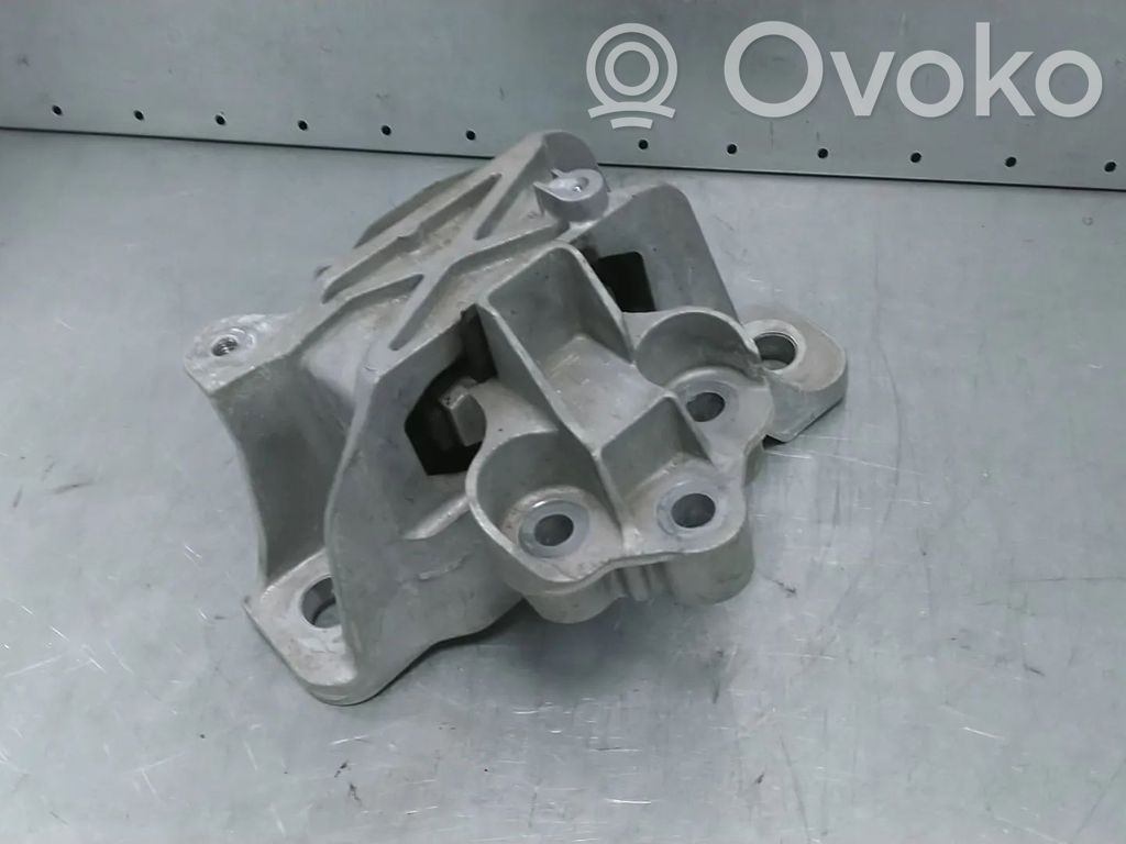 Ford Focus Engine mount bracket 