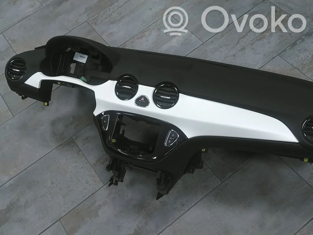 Opel Adam Panelė 