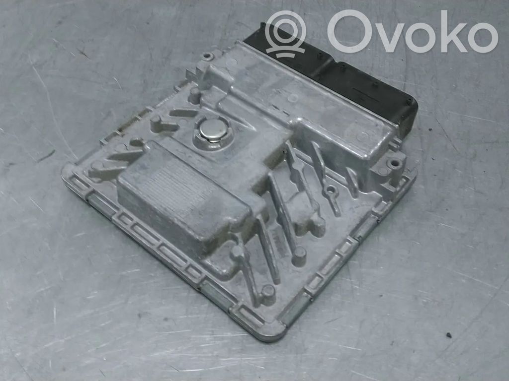 Volkswagen PASSAT B8 Engine control unit/module 