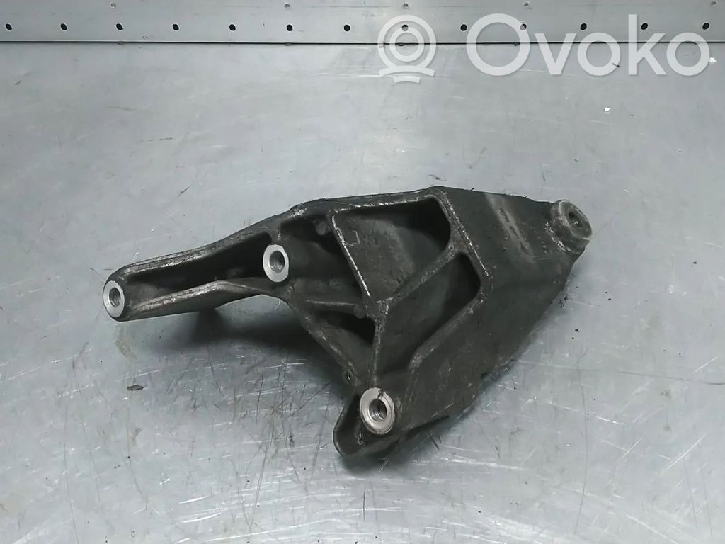 Volkswagen Crafter Engine mount bracket 