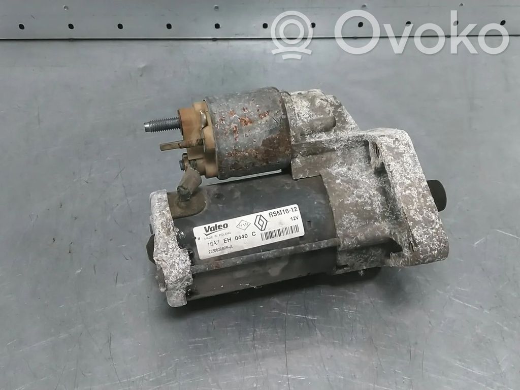 Opel Vivaro Стартер 