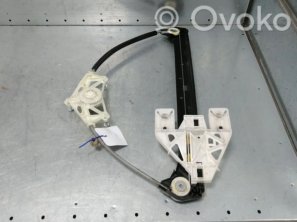 Mecanismo para subir la puerta trasera sin motor   8V4839461