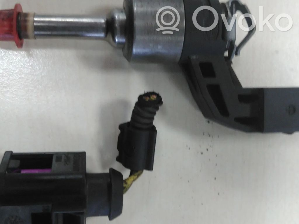 Volkswagen PASSAT B6 Fuel injector 