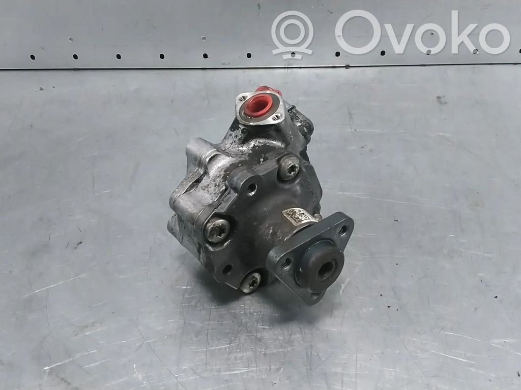 Audi A5 8T 8F Ohjaustehostimen pumppu 