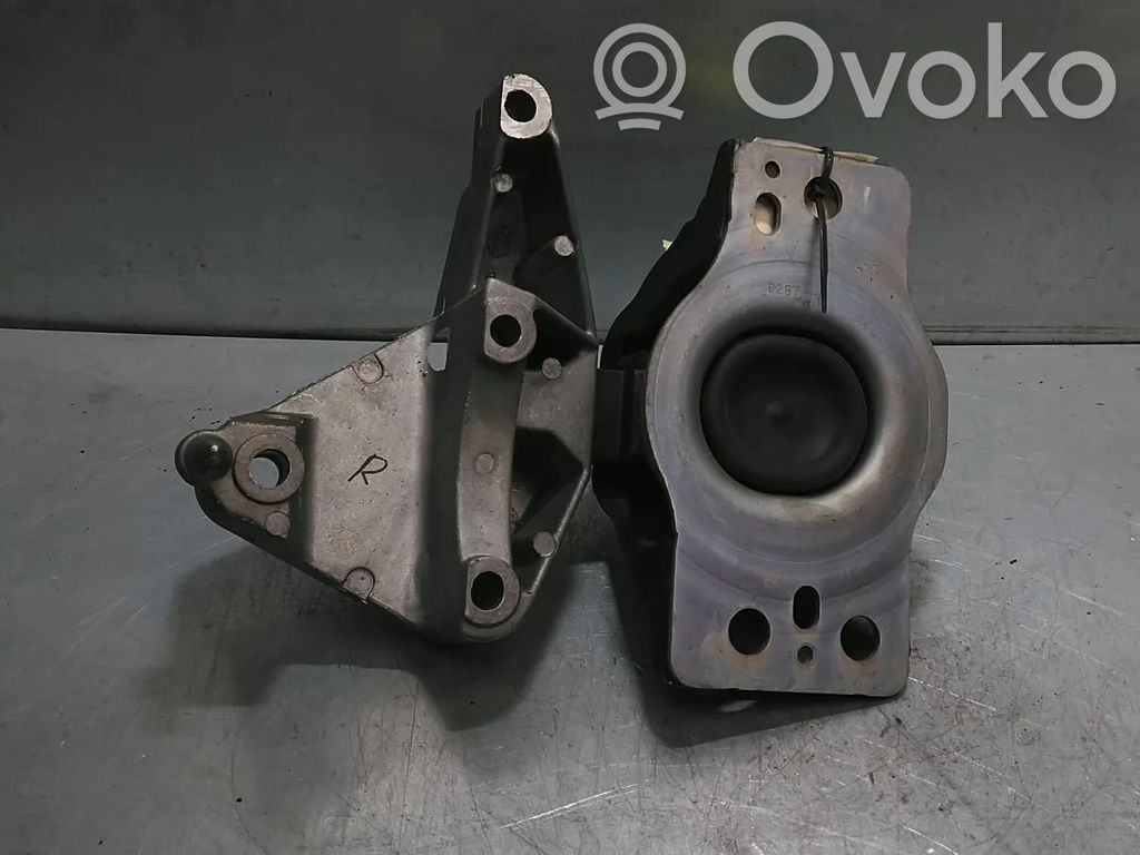 Renault Kangoo II Soporte de montaje del motor 
