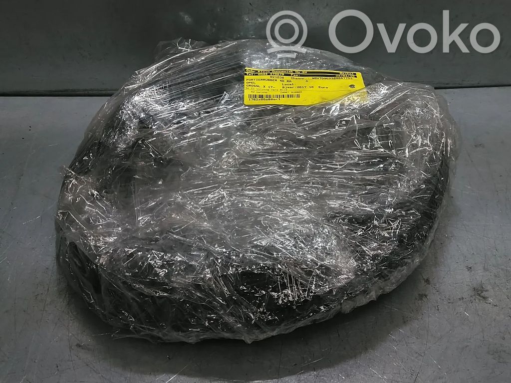 Opel Crossland X Gumowa uszczelka drzwi tylnych 
