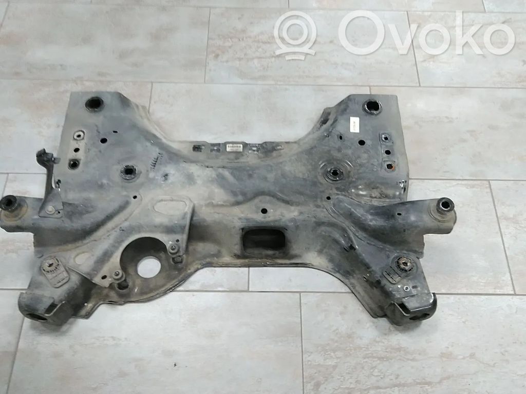 Opel Vivaro Priekinis traversas 