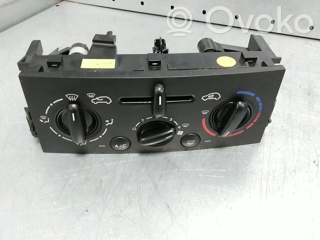 Peugeot 207 Climate control unit 