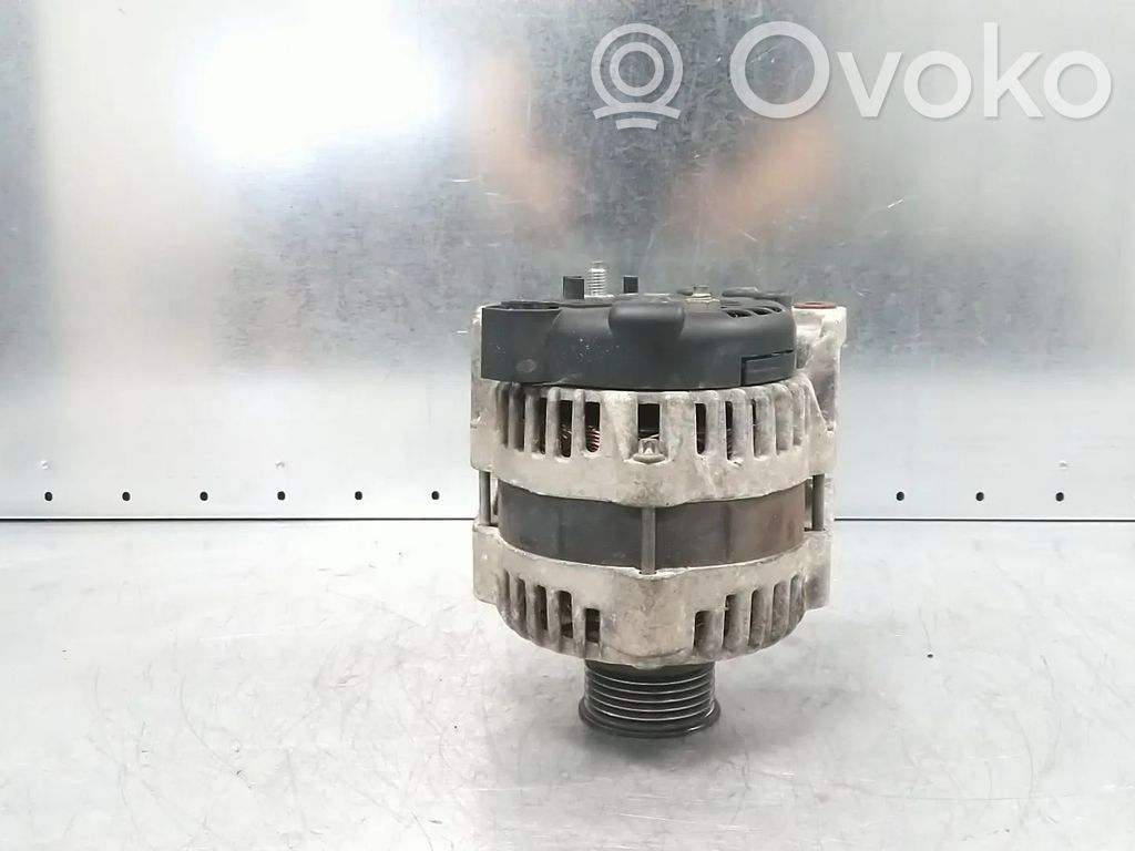 Opel Astra J Alternator 