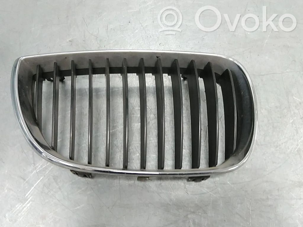 BMW 1 E81 E87 Maskownica / Grill / Atrapa górna chłodnicy 