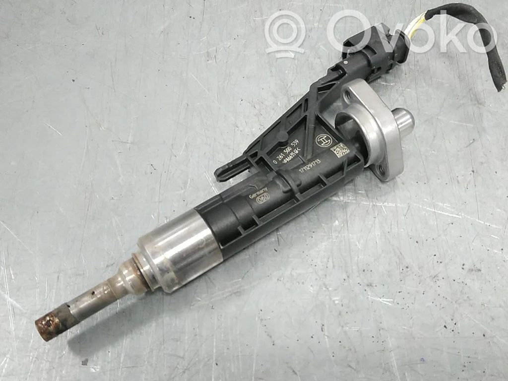 BMW 5 G30 G31 G38 Fuel injector 