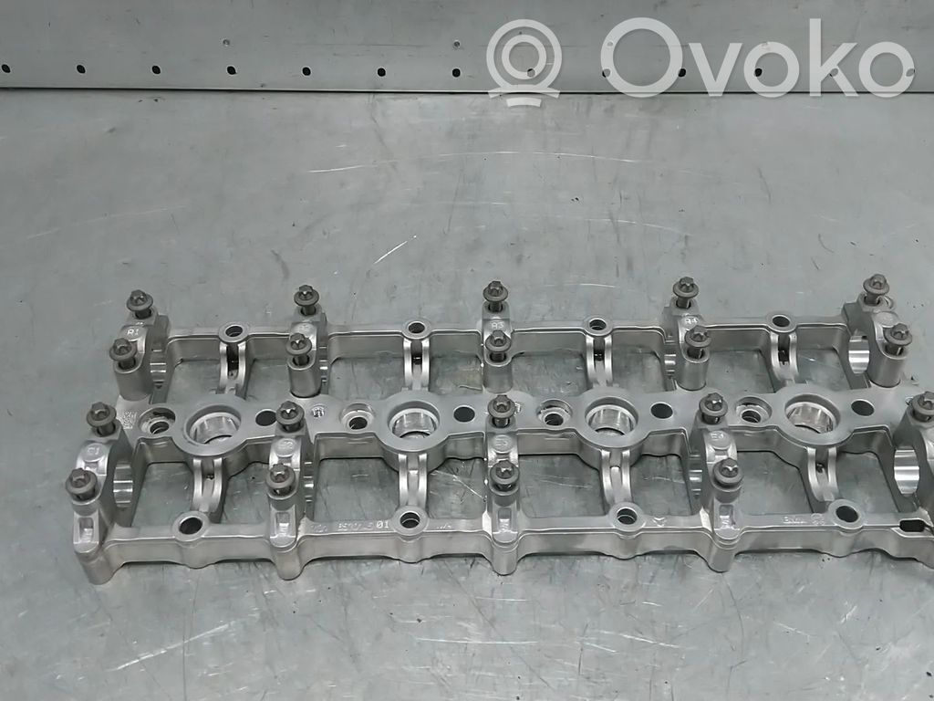 BMW 5 G30 G31 G38 Camshaft holder bracket 