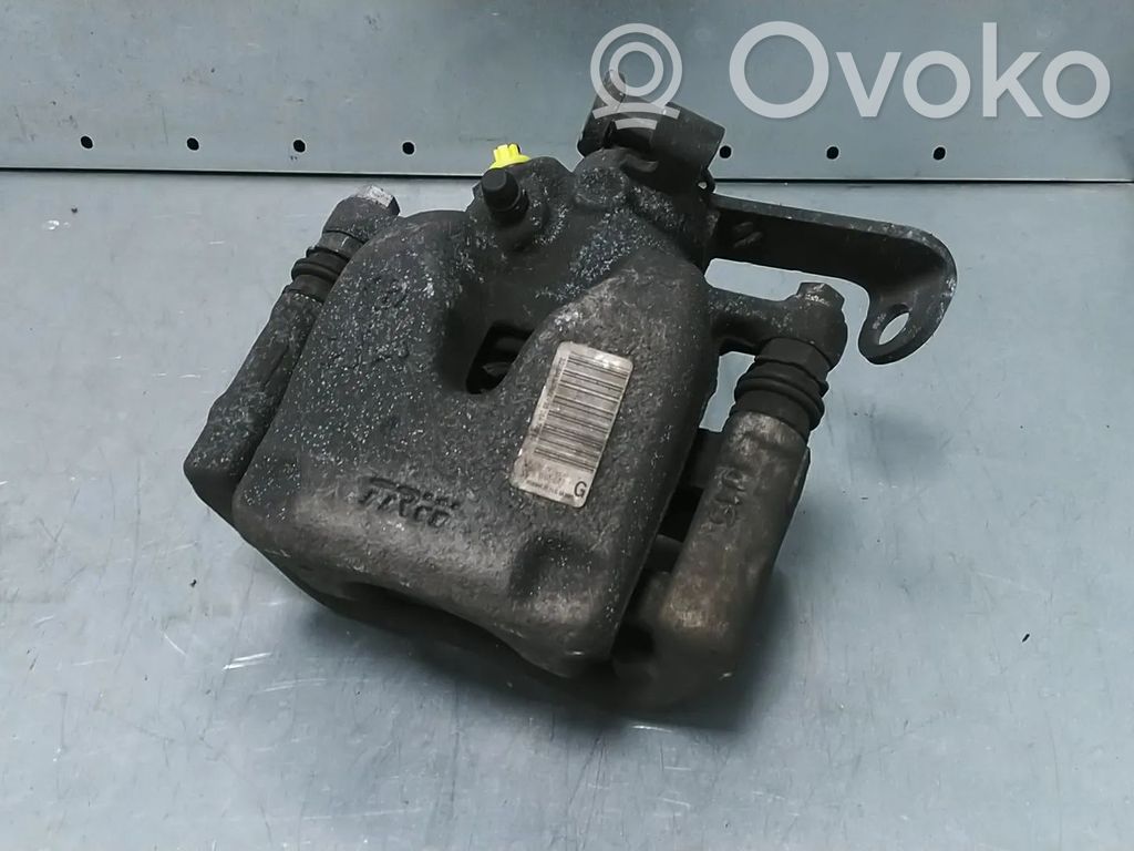 Opel Vivaro Задний суппорт 
