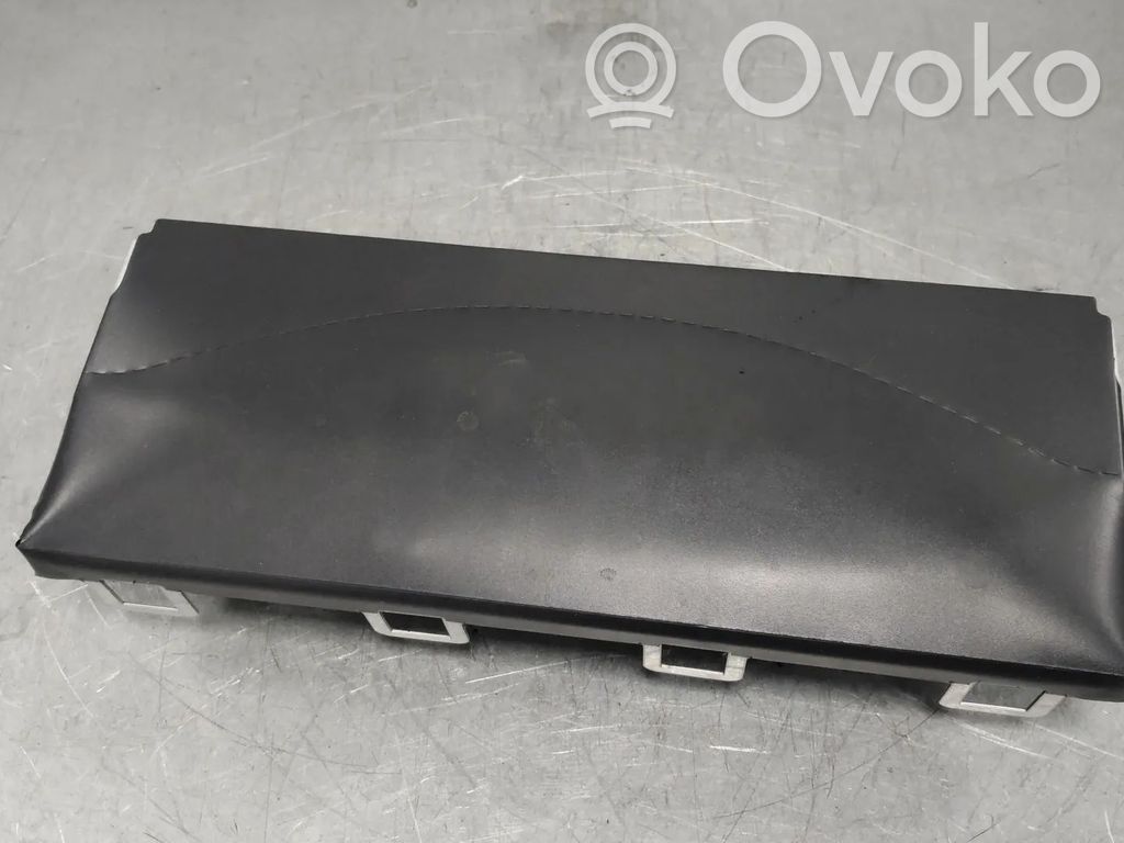 Audi A3 S3 8V Polviturvatyyny 