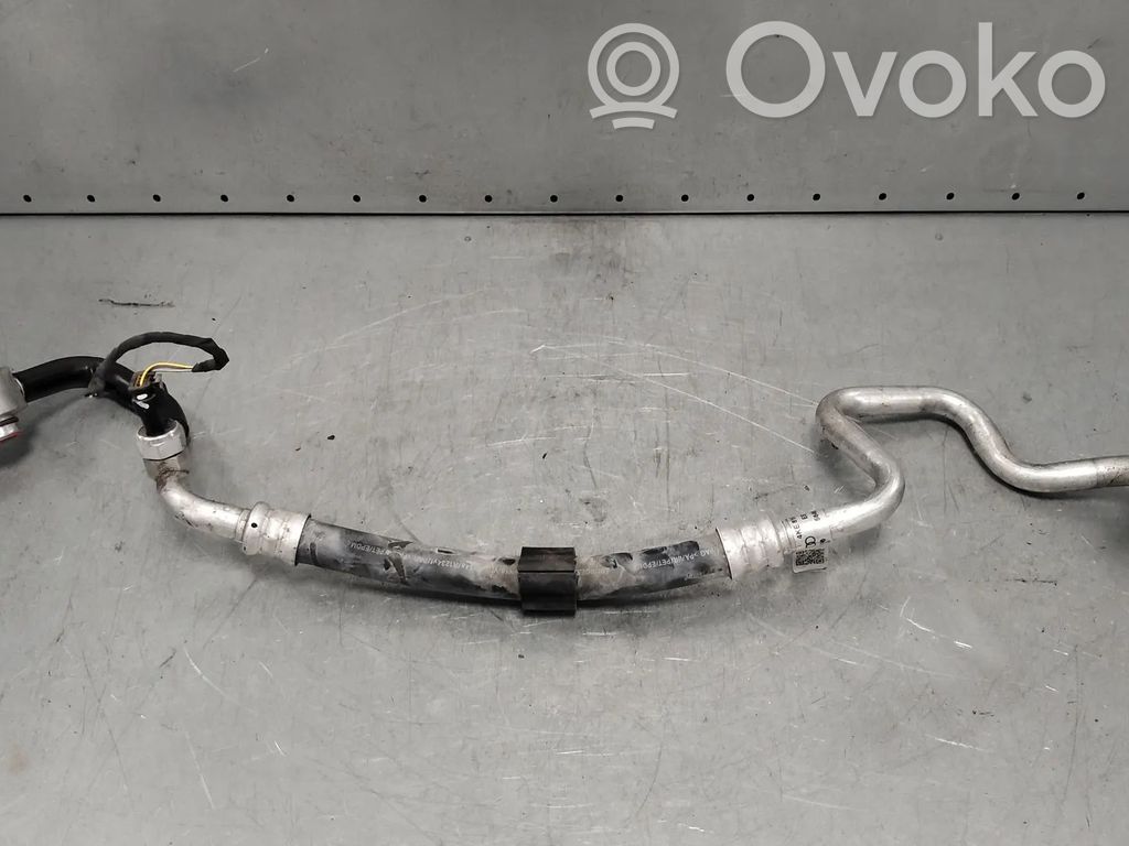 Ilmastointilaitteen putki (A/C)   4KE816743F,4KE816743K