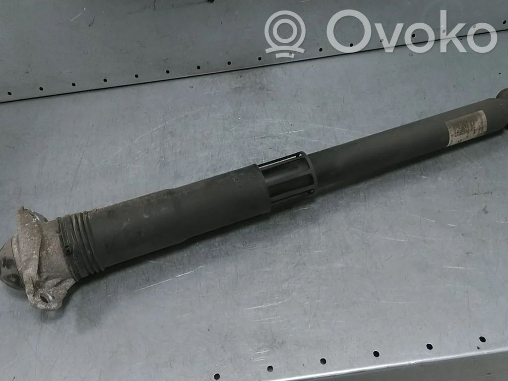 Volkswagen Golf VIII Aizmugurē amortizators 