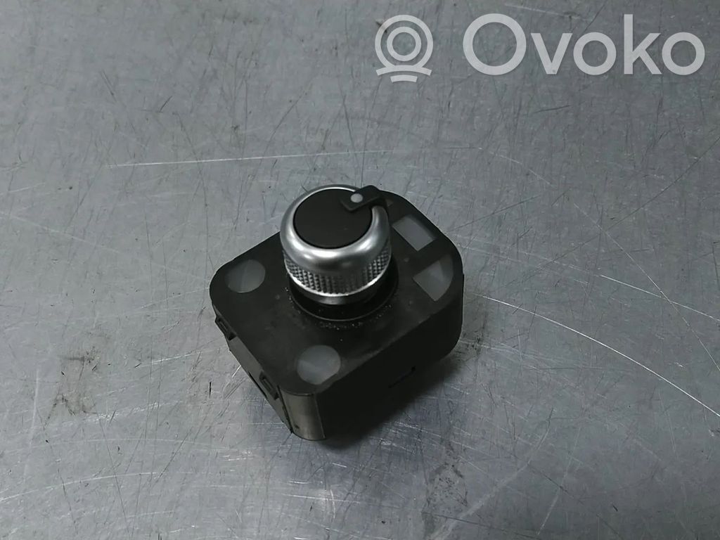 Altra parte interiore   8V0959565N