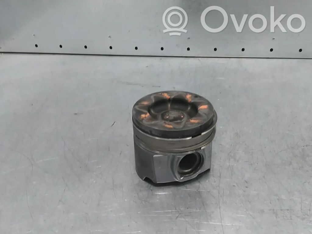 Opel Vivaro Piston 