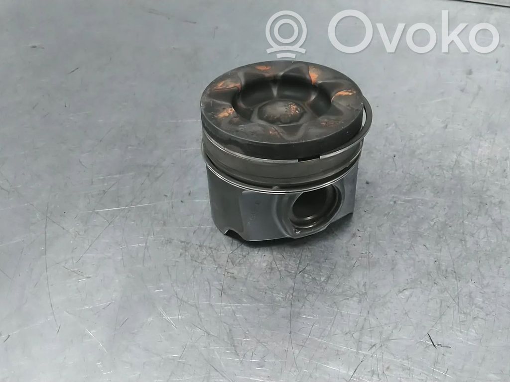 Opel Vivaro Piston 
