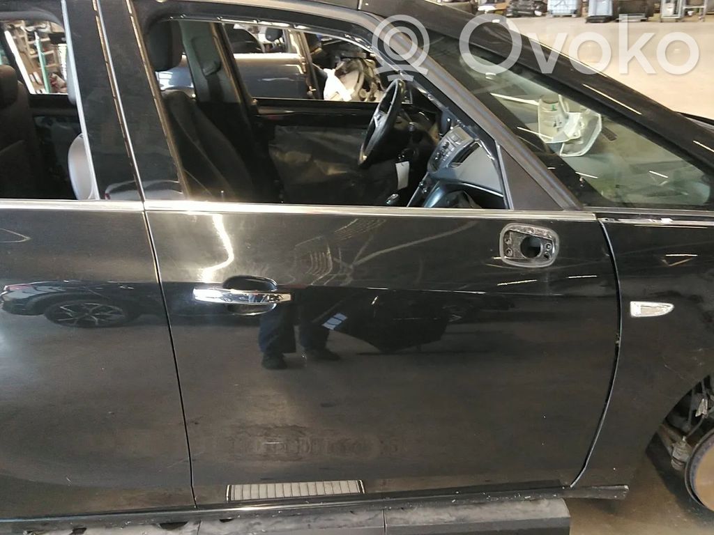 Opel Zafira C Drzwi przednie 