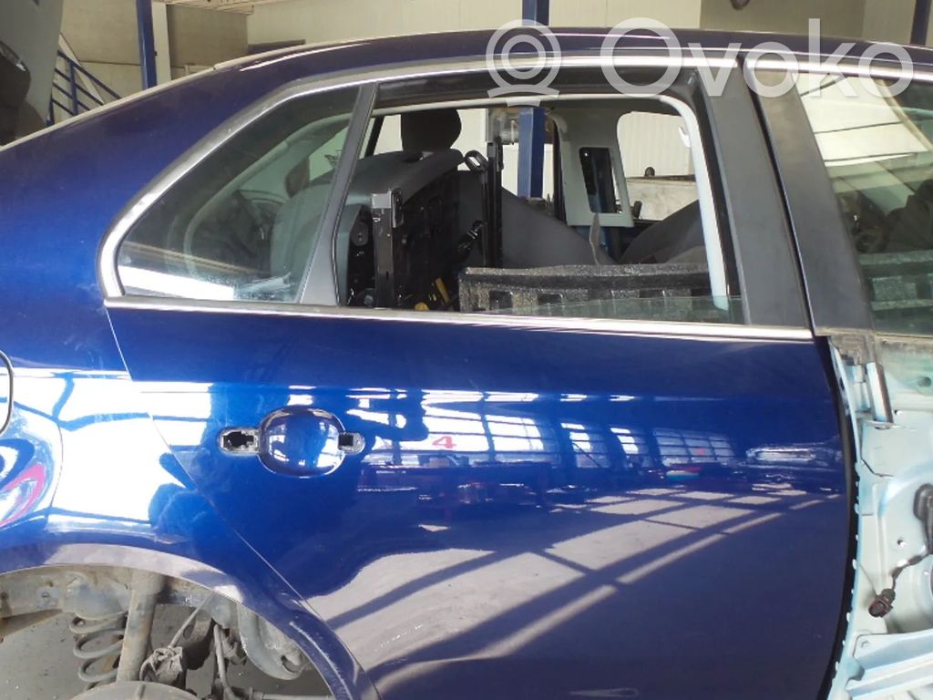 Volkswagen Golf V Puerta trasera 