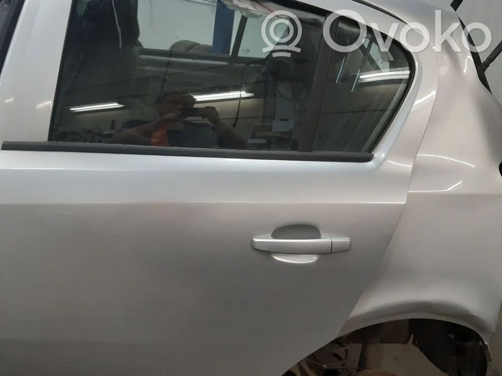 Opel Corsa D Galinės durys 