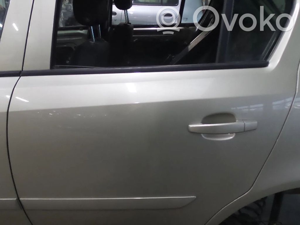Opel Corsa D Galinės durys 
