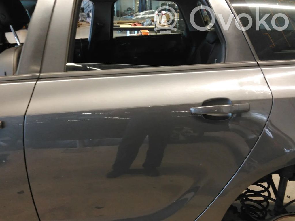 Opel Astra J Puerta trasera 