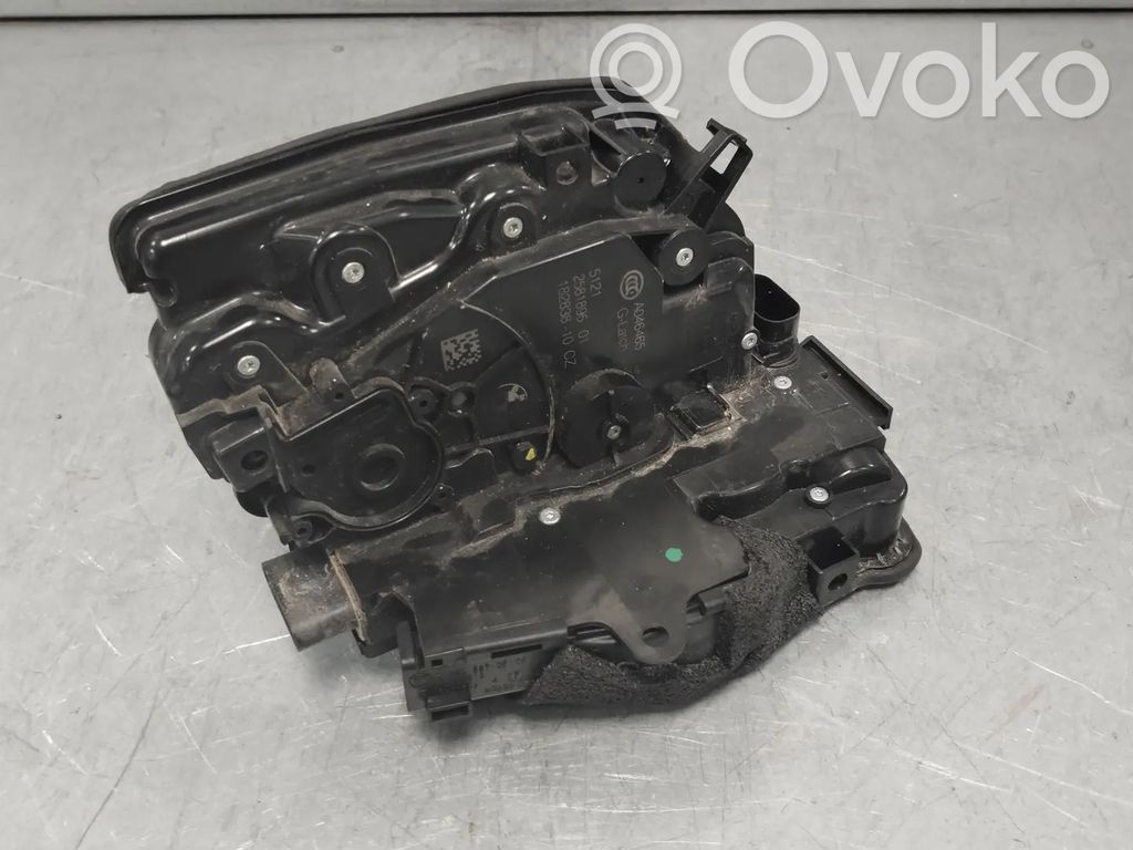 BMW 7 G11 G12 Zamek drzwi tylnych 