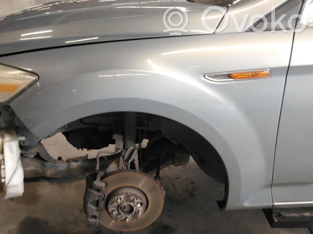 Ford Mondeo MK IV Błotnik przedni 