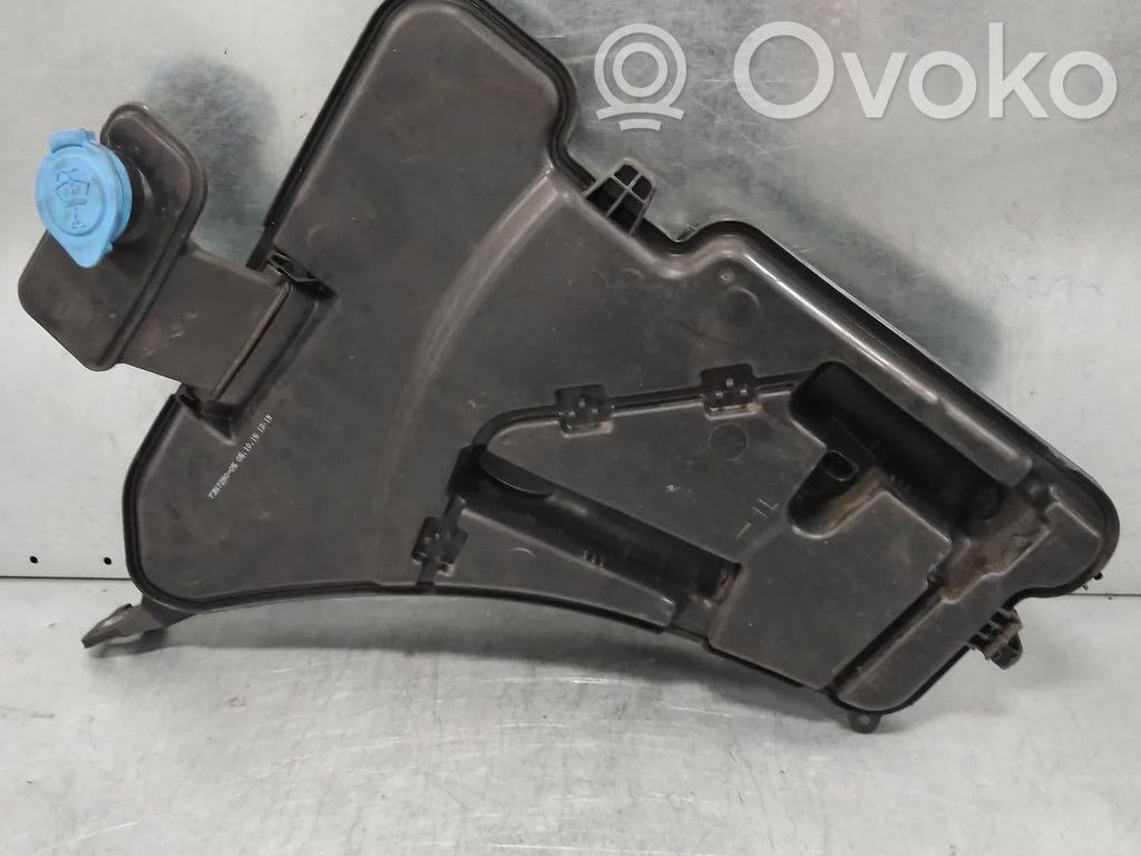 BMW 7 G11 G12 Zbiornik płynu do spryskiwaczy szyby przedniej / czołowej 