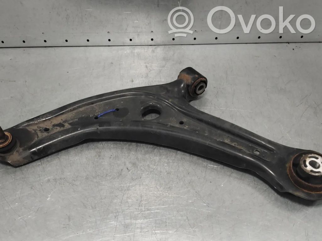 Ford Fiesta Wahacz przedni 