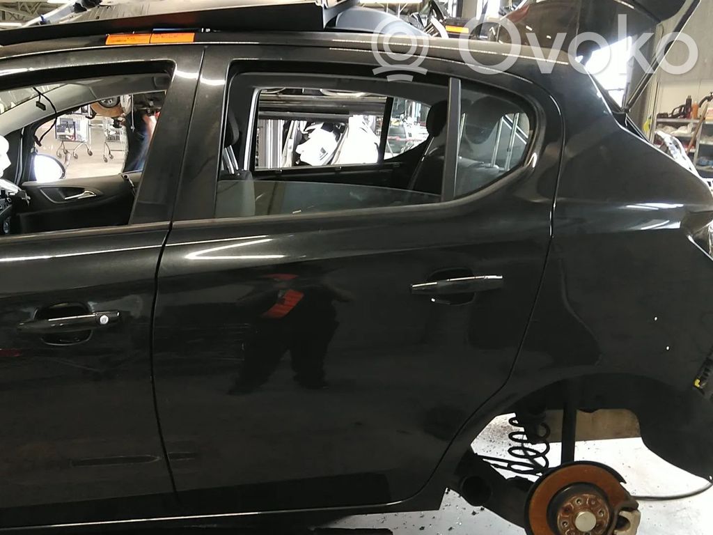 Opel Corsa E Rear door 