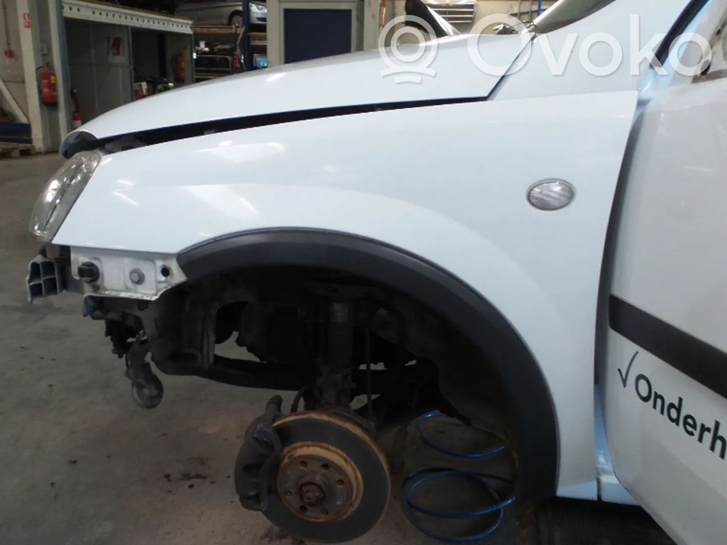 Opel Corsa C Guardabarro 