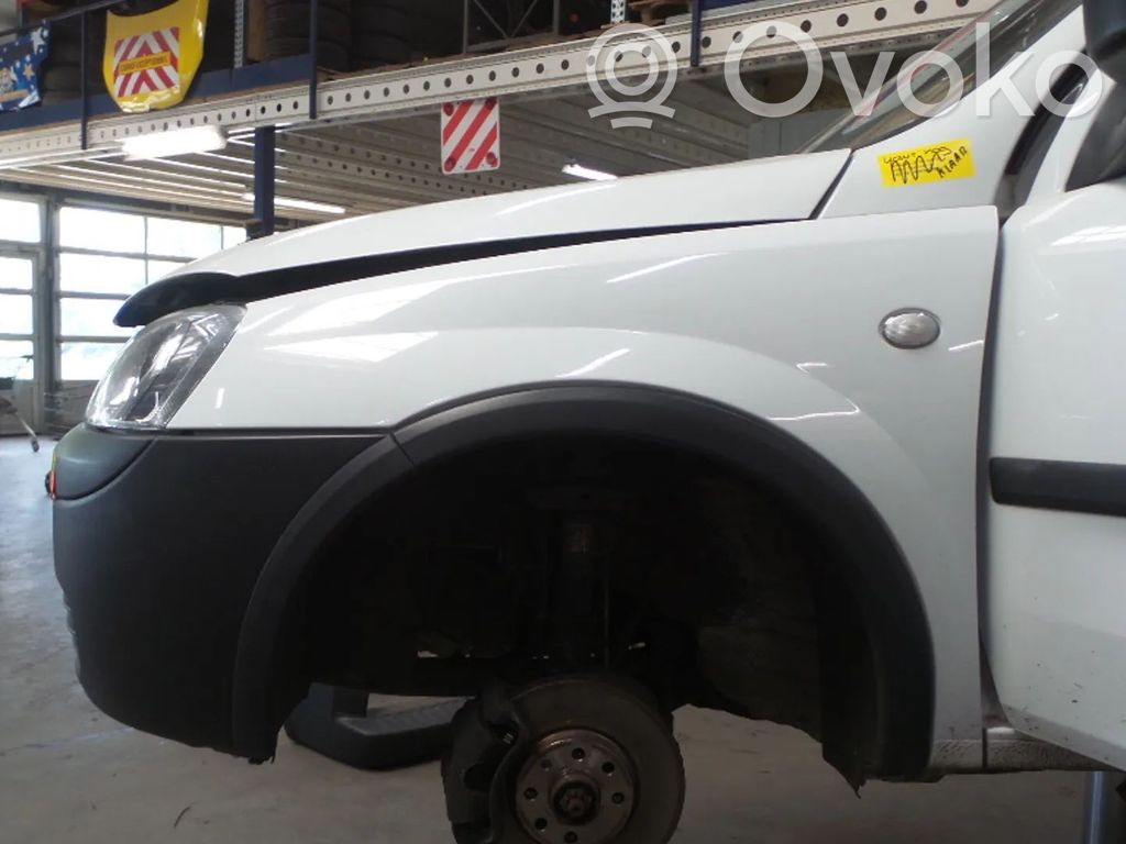 Opel Corsa C Guardabarro 