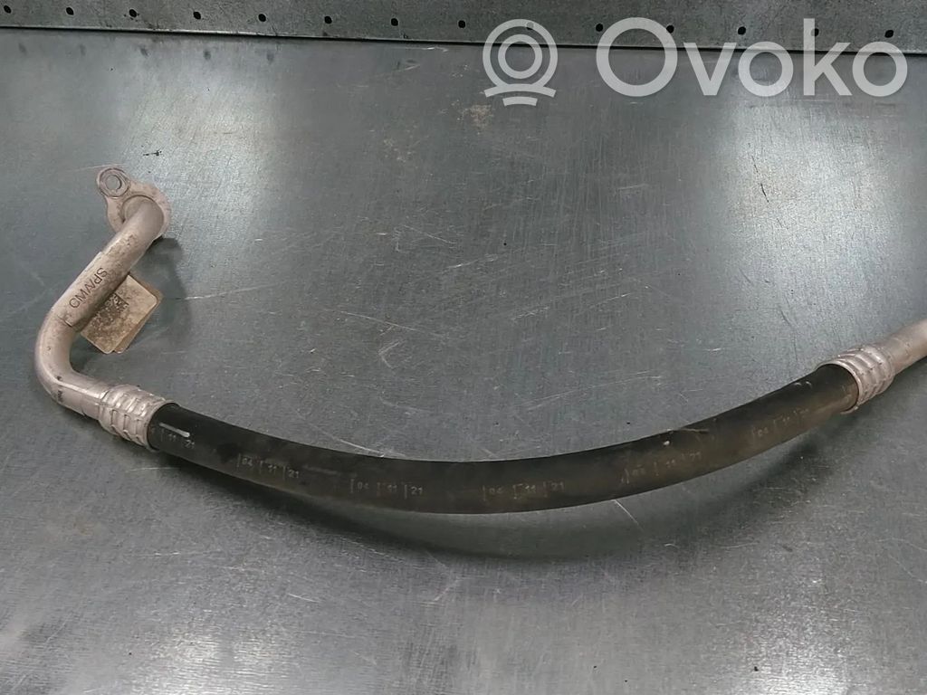 Volvo XC40 Ilmastointilaitteen putki (A/C) 