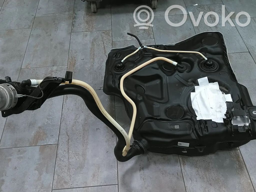 Volkswagen Golf VIII Serbatoio del carburante 