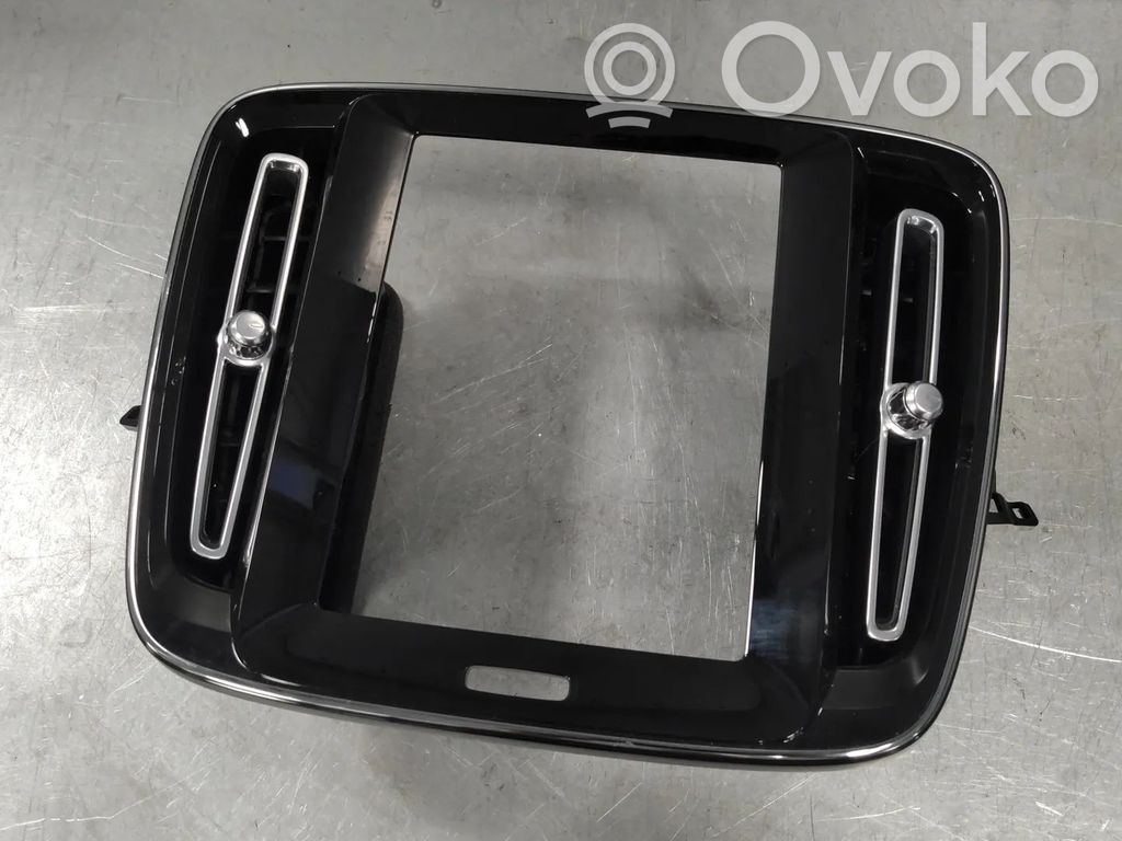 Volvo XC40 Grilă ventilație/ramă laterală bord 