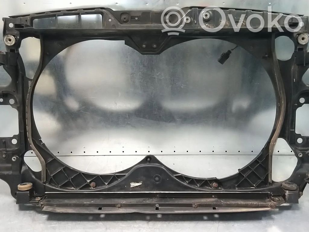 Audi A6 S6 C6 4F Radiatorių panelė 