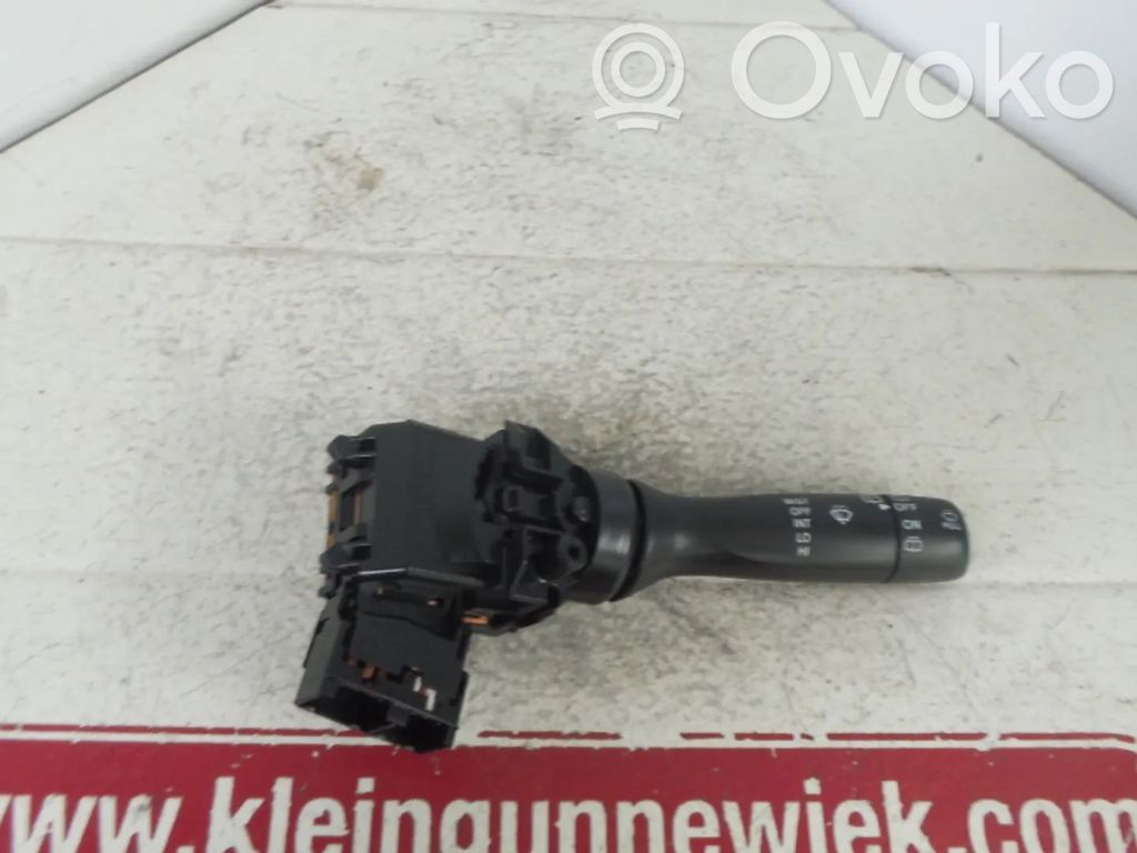 Peugeot 107 Interruptor/palanca de limpiador de luz de giro
