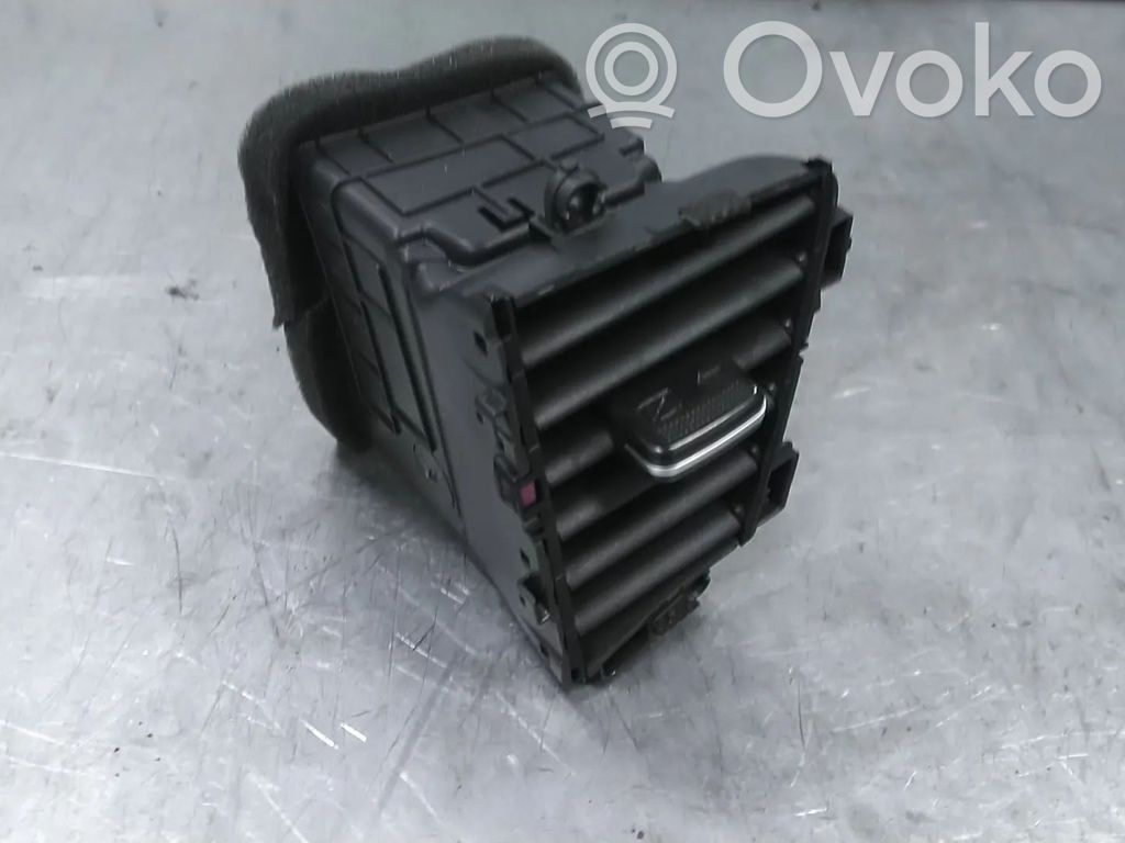 KIA Ceed Moldura protectora de la rejilla de ventilación lateral del panel 
