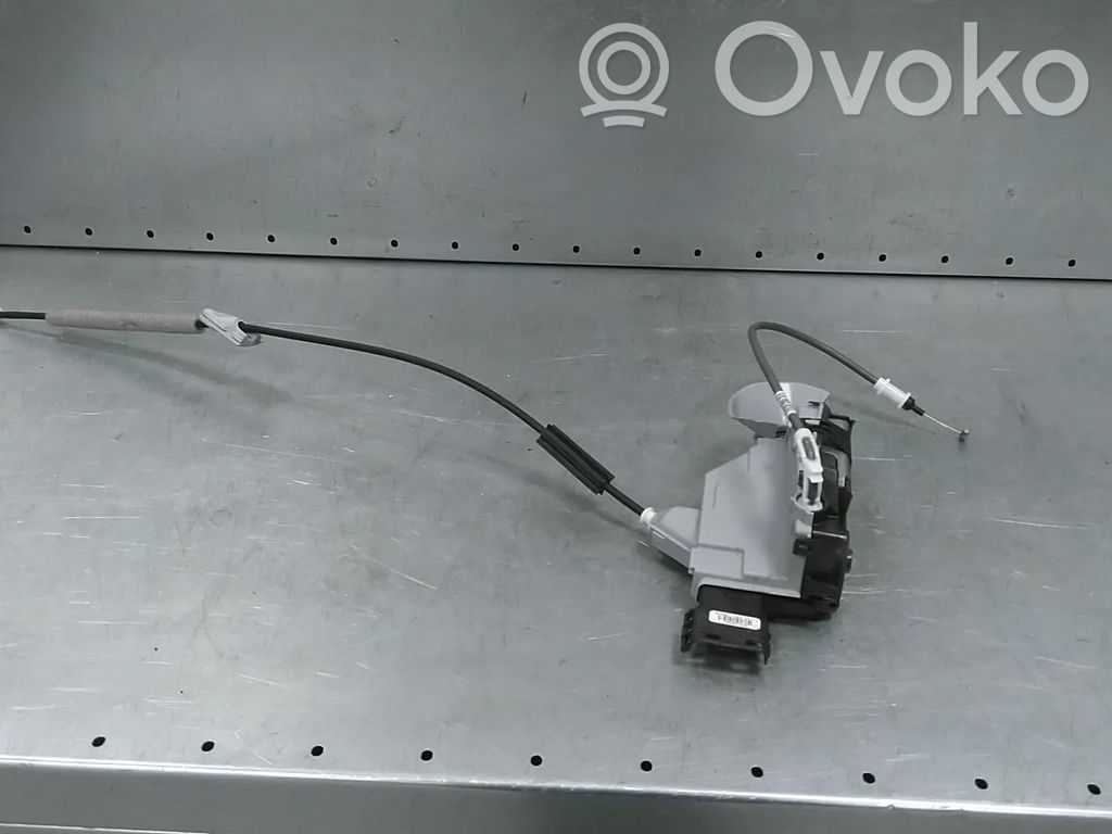 Opel Vivaro Priekšpusē slēdzene 