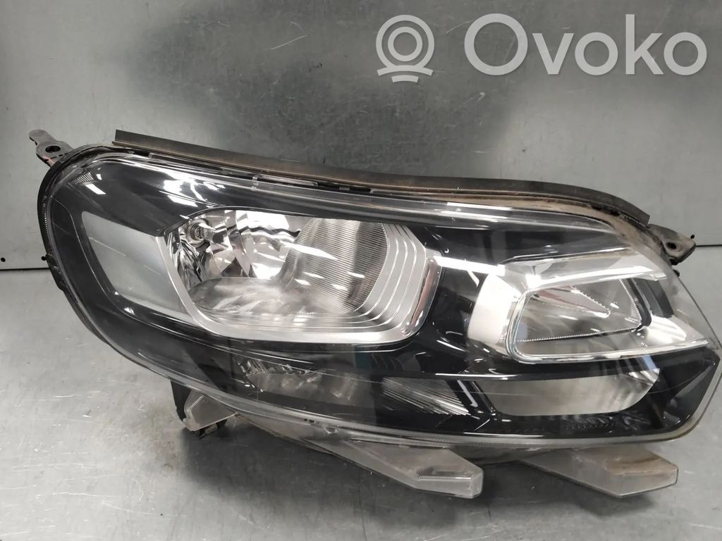 Opel Vivaro Faro/fanale 